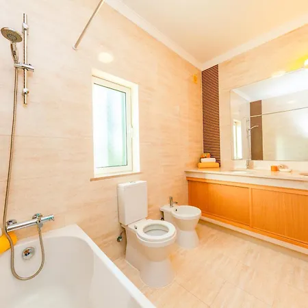 Prime - Com Piscina Aquecivel E Bbq Em * 알부페이라